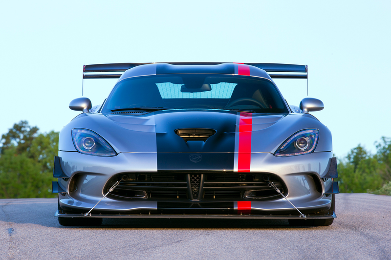 Illustration for article titled 2016 Dodge Viper ACR: Meet The Nastiest Street Legal Viper Ever Made
